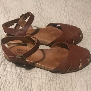 Leather sandals